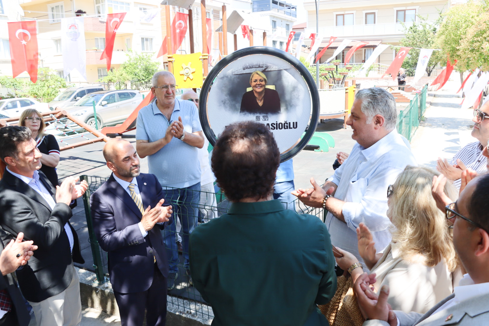 Figen Abbasioğlu’nun Adı Yalova’da Çocuk Parkında Yaşatılacak 5 Figen Abbasioğlu’nun Adı Yalova’da Çocuk Parkında Yaşatılacak
