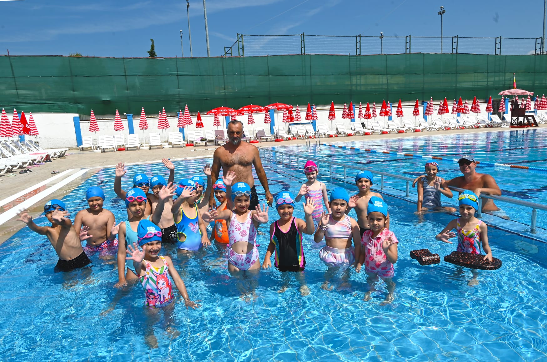 Minik Sporcular Çiçek Havuz'da Geleceğe Kulaç Atıyor 4 Minik Sporcular Çiçek Havuz'da Geleceğe Kulaç Atıyor