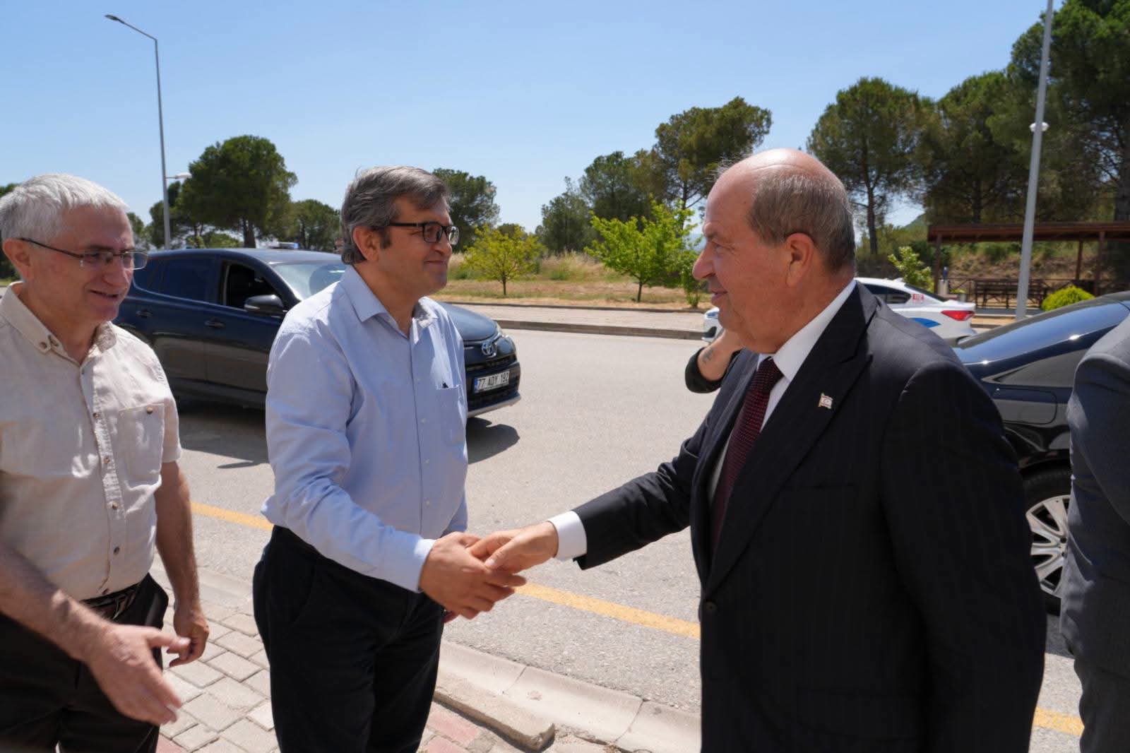 KKTC Cumhurbaşkanı Ersin Tatar Yalova’da: “Doğu Akdeniz’de Türk Varlığı ve KKTC’nin Stratejik Önemi” Programına Katıldı 5 KKTC Cumhurbaşkanı Ersin Tatar Yalova’da: “Doğu Akdeniz’de Türk Varlığı ve KKTC’nin Stratejik Önemi” Programına Katıldı