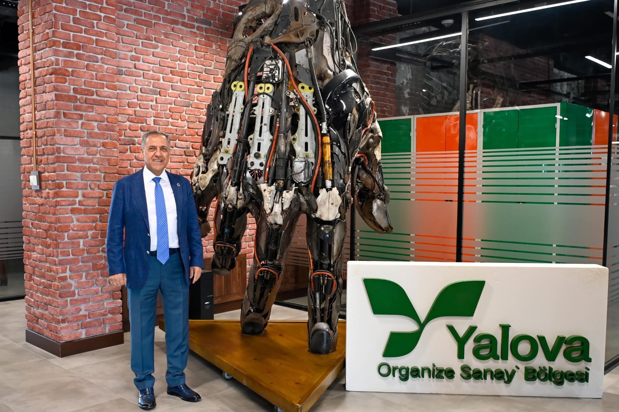 Yalova Makine İhtisas OSB'de Kritik Zirve! Yatırımlar, Altyapı ve Gelecek Vizyonu Masaya Yatırıldı 6 Yalova Makine İhtisas OSB'de Kritik Zirve! Yatırımlar, Altyapı ve Gelecek Vizyonu Masaya Yatırıldı