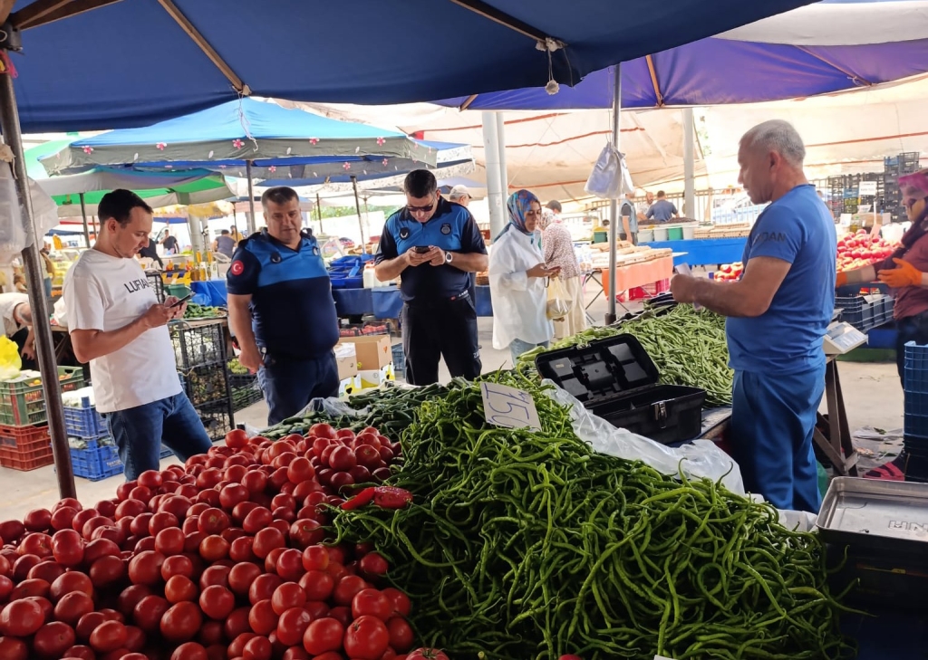 Yalova Belediyesi’nden Pazar Yerinde Künye Denetimi