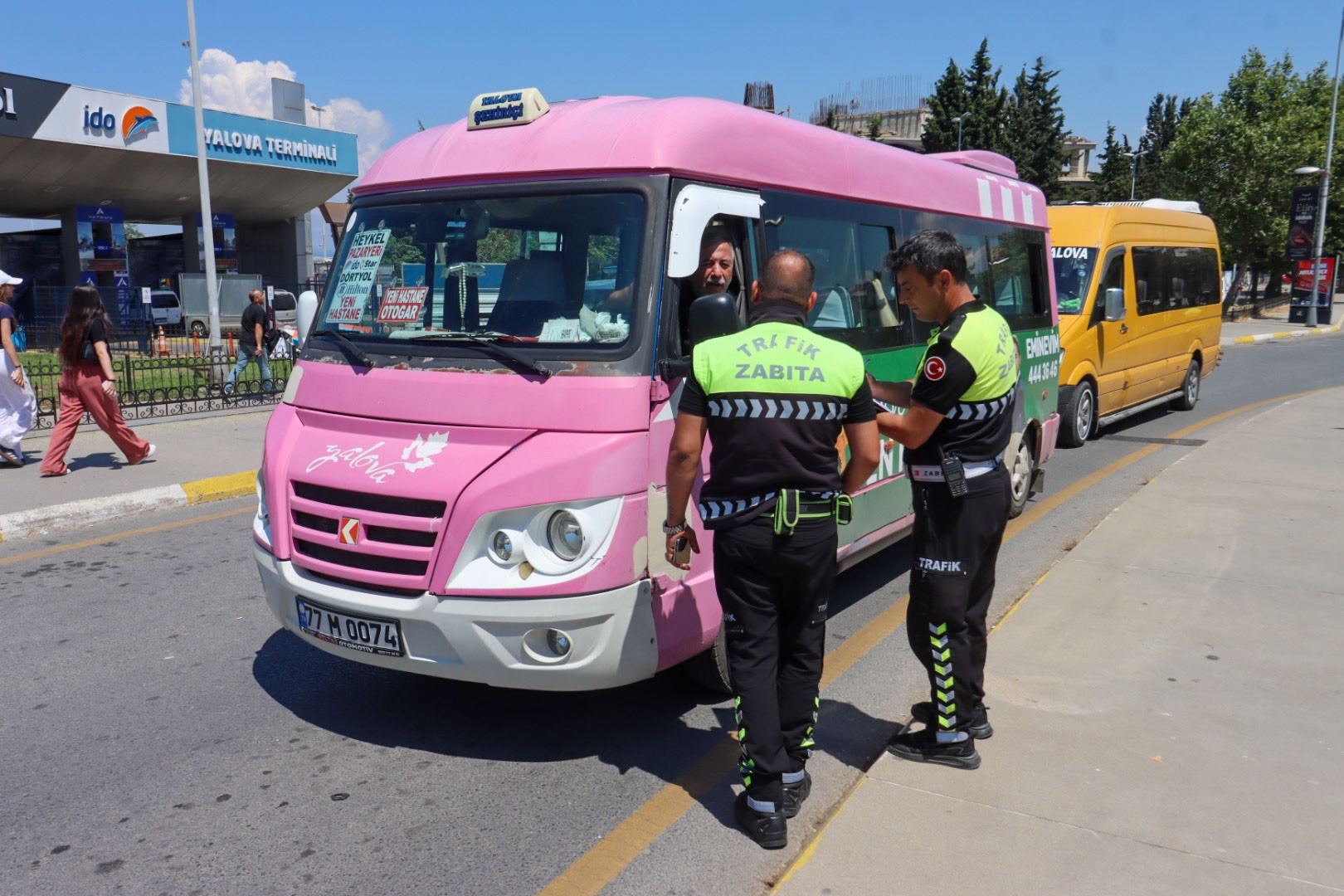 Yalova’da M Plakalı Minibüslere Sıkı Denetim 5 Yalova’da M Plakalı Minibüslere Sıkı Denetim