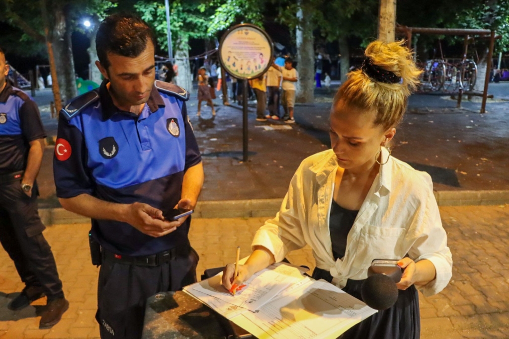 Yalova’da Müzik Yayını Yapan İşletmelere Desibel Denetimi: Zabıta Ekipleri Gürültü Kirliliğine Geçit Vermiyor