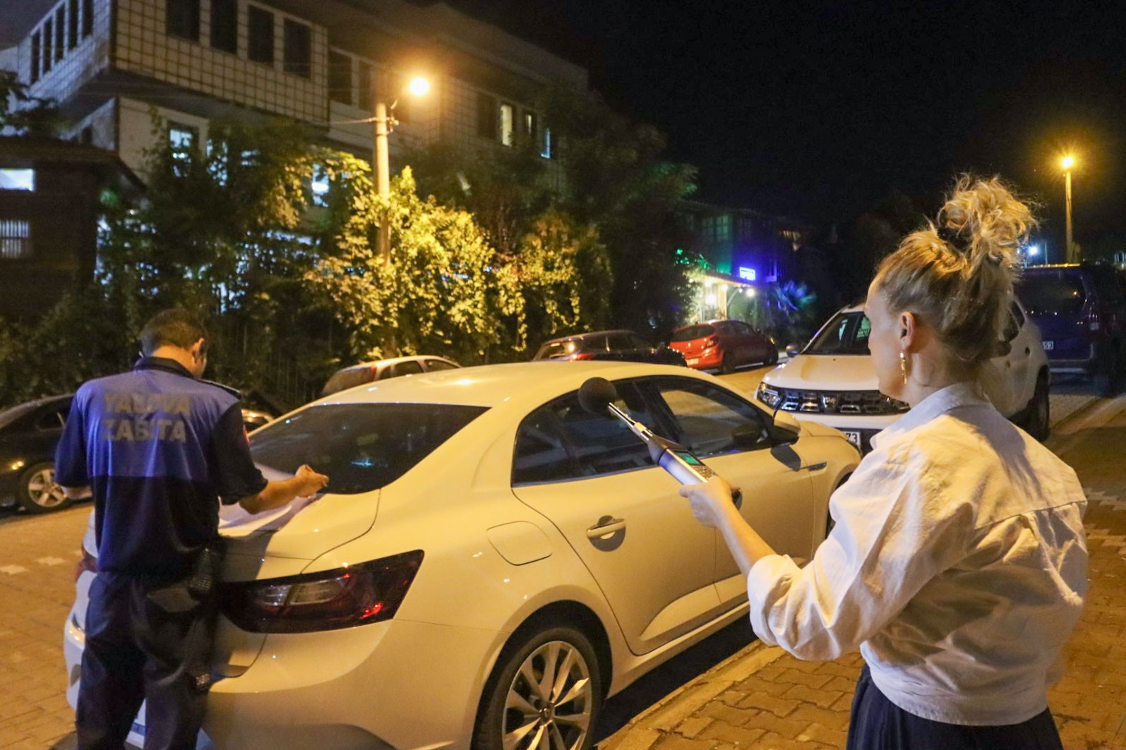 Yalova’da Müzik Yayını Yapan İşletmelere Desibel Denetimi: Zabıta Ekipleri Gürültü Kirliliğine Geçit Vermiyor 4 Yalova’da Müzik Yayını Yapan İşletmelere Desibel Denetimi: Zabıta Ekipleri Gürültü Kirliliğine Geçit Vermiyor