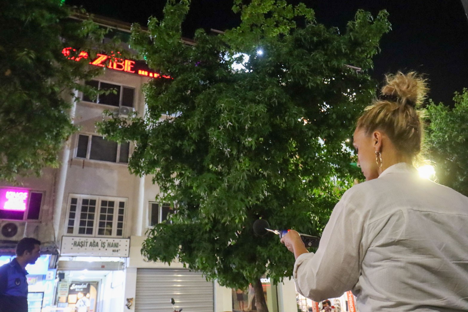 Yalova’da Müzik Yayını Yapan İşletmelere Desibel Denetimi: Zabıta Ekipleri Gürültü Kirliliğine Geçit Vermiyor 5 Yalova’da Müzik Yayını Yapan İşletmelere Desibel Denetimi: Zabıta Ekipleri Gürültü Kirliliğine Geçit Vermiyor