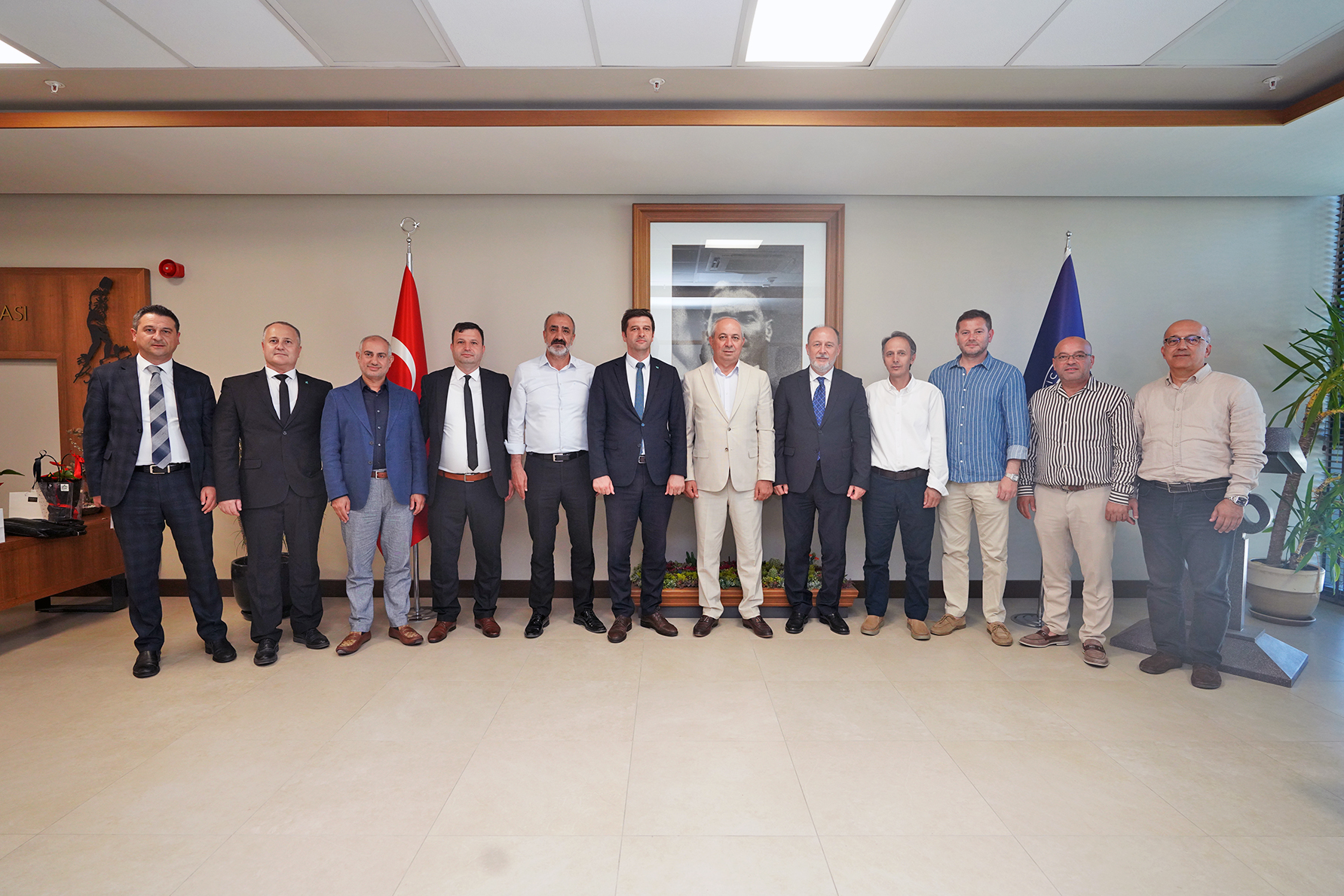 YTSO ile Türkiye Finans Katılım Bankası Arasında Stratejik İş Birliği: Üyelere Özel Finansman ve Bankacılık Avantajları 2 YTSO ile Türkiye Finans Katılım Bankası Arasında Stratejik İş Birliği: Üyelere Özel Finansman ve Bankacılık Avantajları