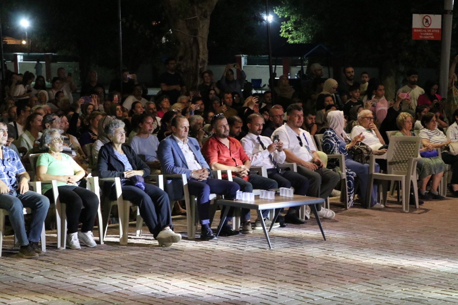 YAFEM Türk Dünyasını Çiftlikköy'de Buluşturdu: Renkli Halk Oyunları Gösterileri Büyük Beğeni Topladı 4 YAFEM Türk Dünyasını Çiftlikköy'de Buluşturdu: Renkli Halk Oyunları Gösterileri Büyük Beğeni Topladı