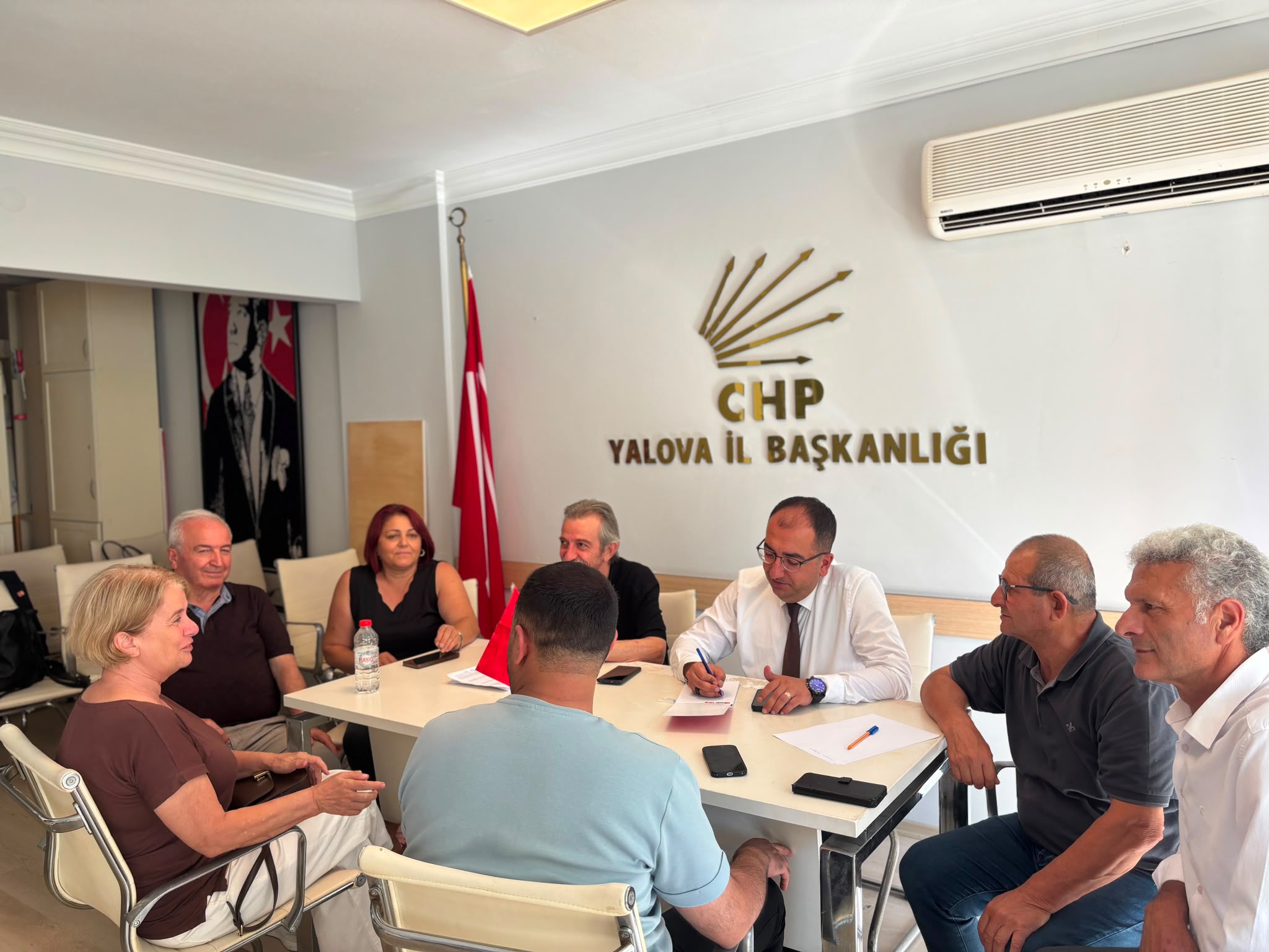 CHP Yalova’da İlçe Başkanlarından Erdem Doğancı’ya Tam Destek: “Cumhuriyet Halk Partisi Kişilerin Değil, Örgütün Partisidir” 4 CHP Yalova’da İlçe Başkanlarından Erdem Doğancı’ya Tam Destek: “Cumhuriyet Halk Partisi Kişilerin Değil, Örgütün Partisidir”