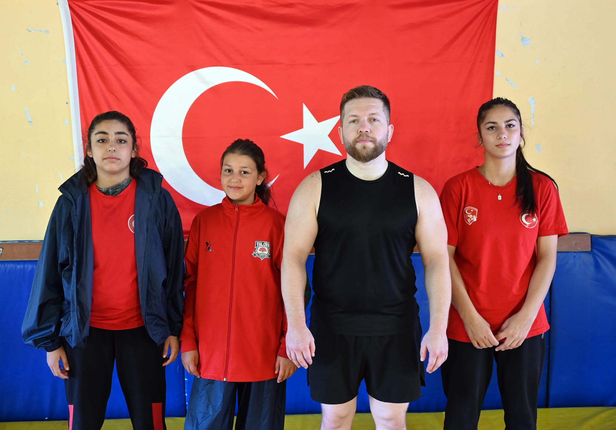 Yalova’da Geleceğin Şampiyon Güreşçileri Yetişiyor: Hedef Minderden Milli Formaya