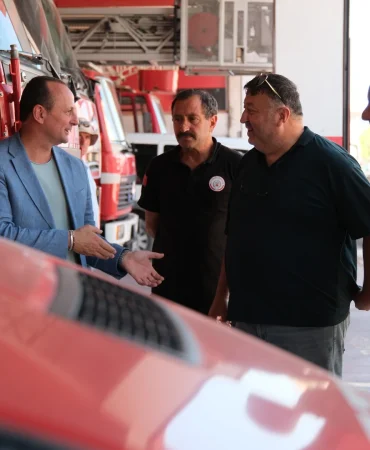 Başkan Adil Yele, Çiftlikköy İtfaiyesi’ni Ziyaret Etti: “İtfaiyecilerimizin Yanındayız”