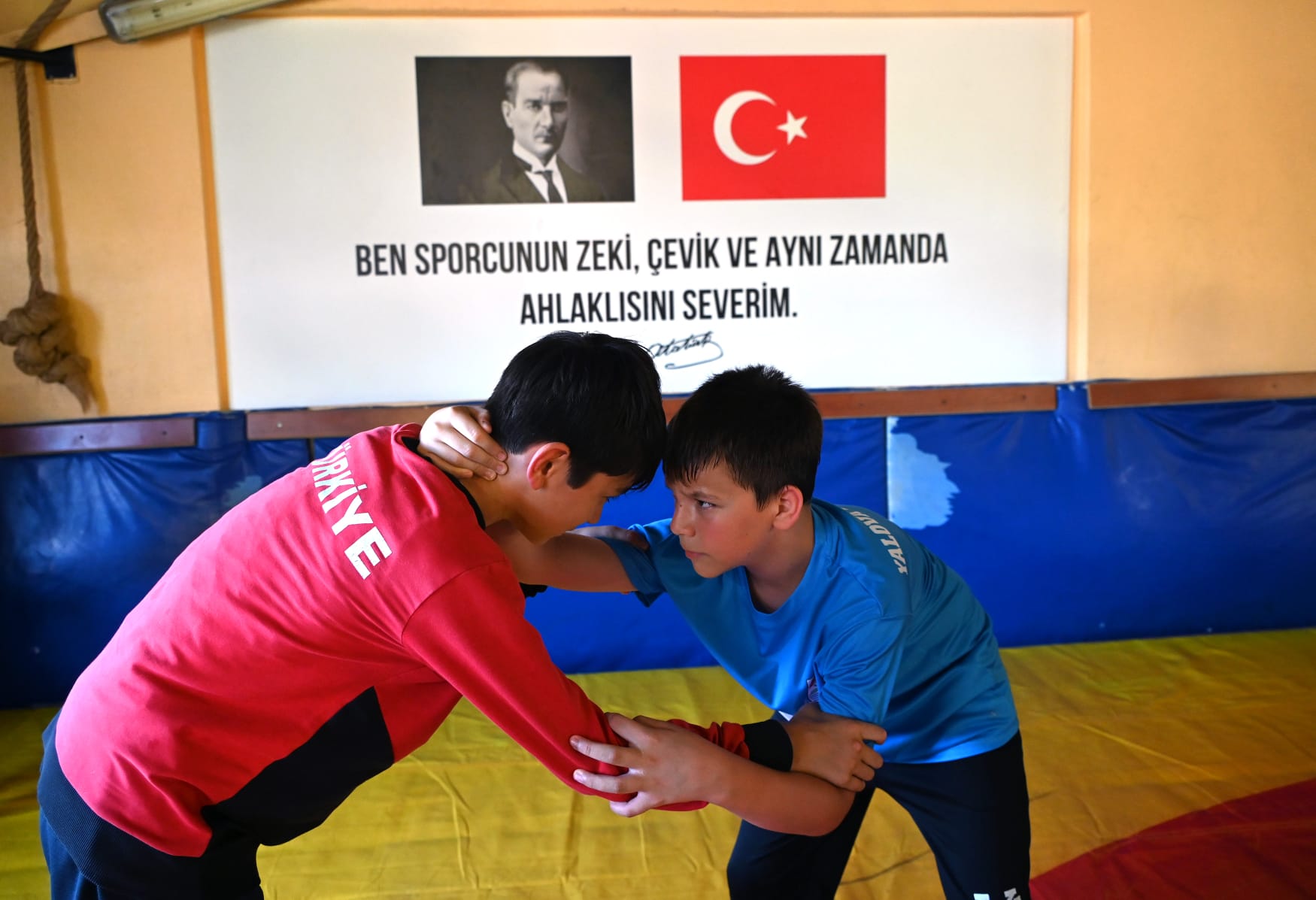 Yalova’da Geleceğin Şampiyon Güreşçileri Yetişiyor: Hedef Minderden Milli Formaya