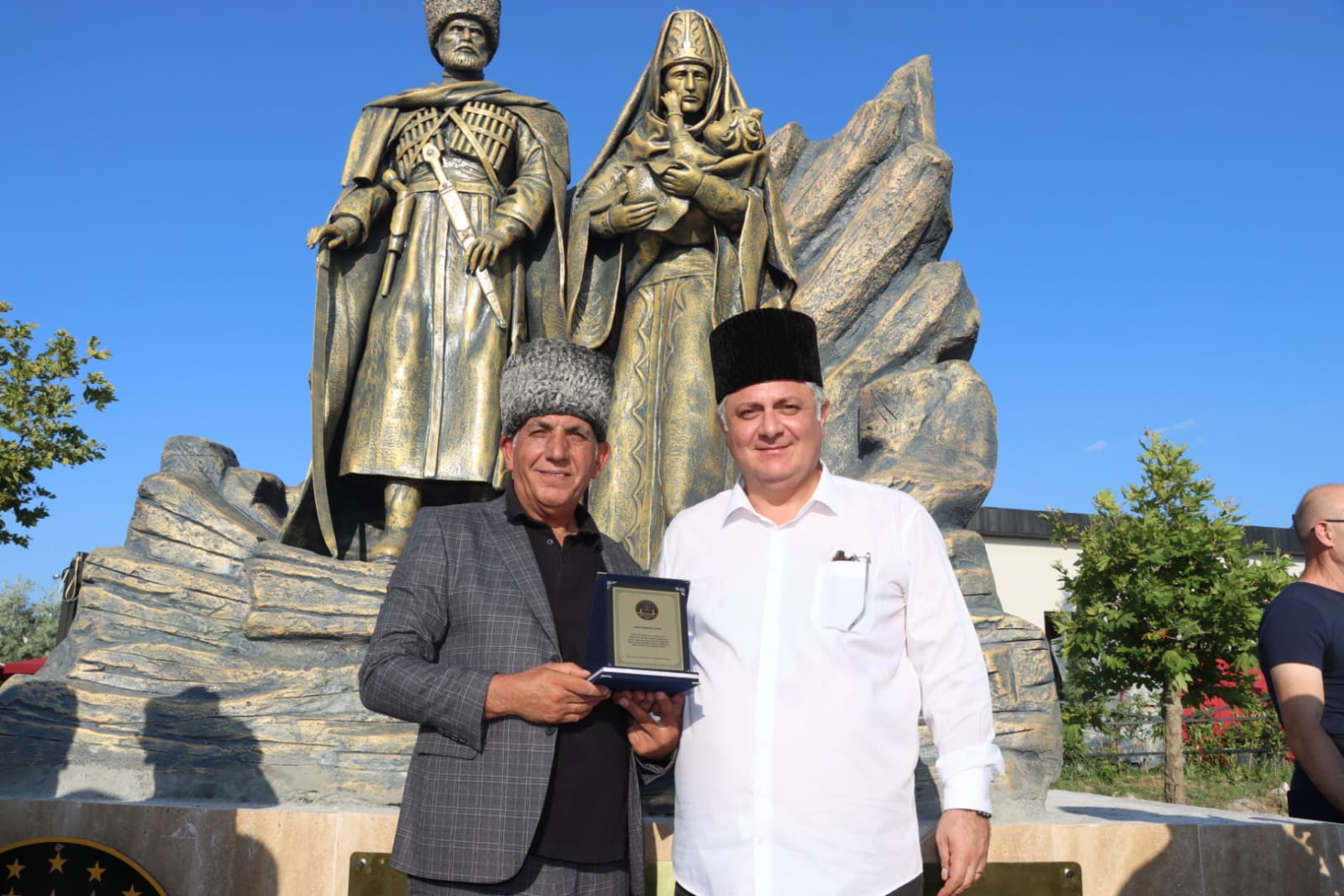 Yalova'da 21 Mayıs 1864 Kafkas Sürgünü Anıtı Törenle Açıldı: Sürgün Kurbanları Dualarla Anıldı 7 Yalova'da 21 Mayıs 1864 Kafkas Sürgünü Anıtı Törenle Açıldı: Sürgün Kurbanları Dualarla Anıldı