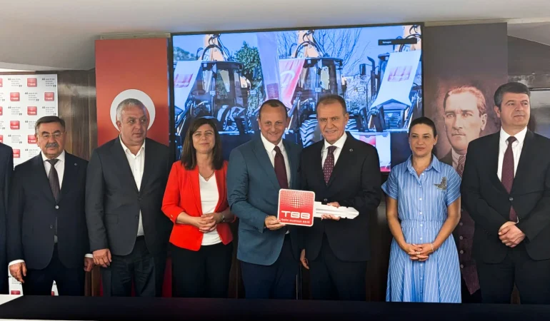 ÇİFTLİKKÖY BELEDİYESİ’NE TÜRKİYE BELEDİYELER BİRLİĞİ’NDEN VİDANJÖR HİBESİ: ARAÇ FİLOSU GÜÇLENİYOR