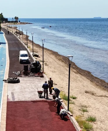 Çiftlikköy Sahil Yürüyüş Yolunun 2. Etabı Yenileniyor