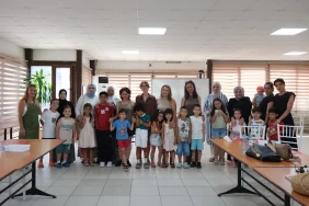Minik Eller Atık Kâğıdı Sanata Dönüştürdü: Çiftlikköy'de Geri Dönüşüm Atölyesine Yoğun İlgi 47 Minik Eller Atık Kâğıdı Sanata Dönüştürdü: Çiftlikköy'de Geri Dönüşüm Atölyesine Yoğun İlgi