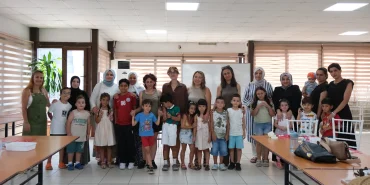 Minik Eller Atık Kâğıdı Sanata Dönüştürdü: Çiftlikköy'de Geri Dönüşüm Atölyesine Yoğun İlgi