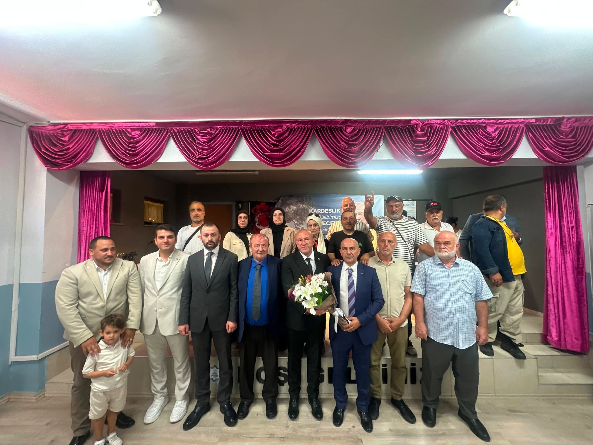 MHP Çınarcık’ta Görev Değişimi: İlçe Başkanlığına İsmail Taş Seçildi 8 MHP Çınarcık’ta Görev Değişimi: İlçe Başkanlığına İsmail Taş Seçildi