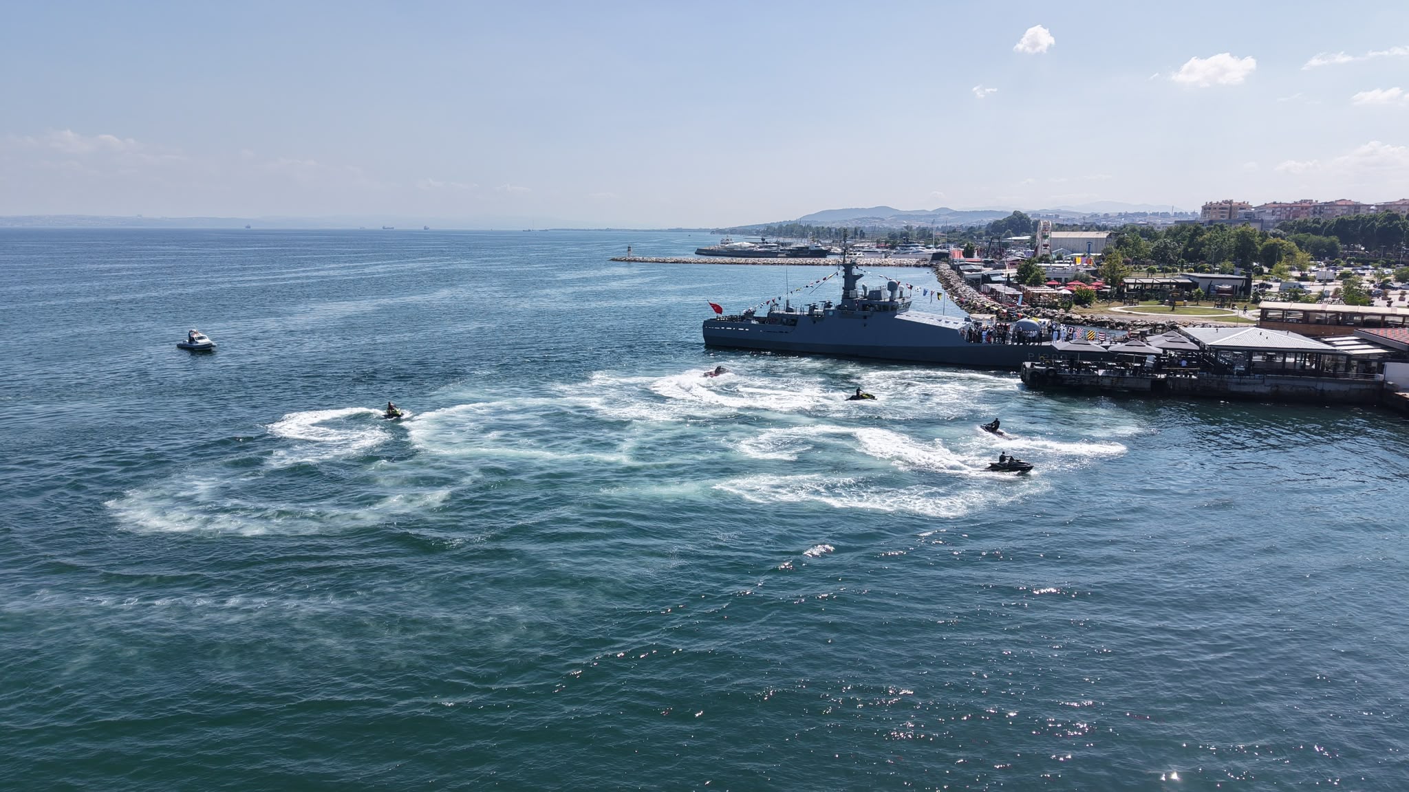 Yalova'nın Kurtuluşunun 105. Yılı Coşkuyla Kutlandı! TCG Tuzla, Sergi ve Anlamlı Mesajlar 7 Yalova'nın Kurtuluşunun 105. Yılı Coşkuyla Kutlandı! TCG Tuzla, Sergi ve Anlamlı Mesajlar