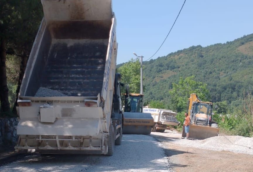Yalova’da Köy Yollarında Büyük Dönüşüm: İl Özel İdaresi Yol Çalışmalarını Aralıksız Sürdürüyor 6 Yalova’da Köy Yollarında Büyük Dönüşüm: İl Özel İdaresi Yol Çalışmalarını Aralıksız Sürdürüyor