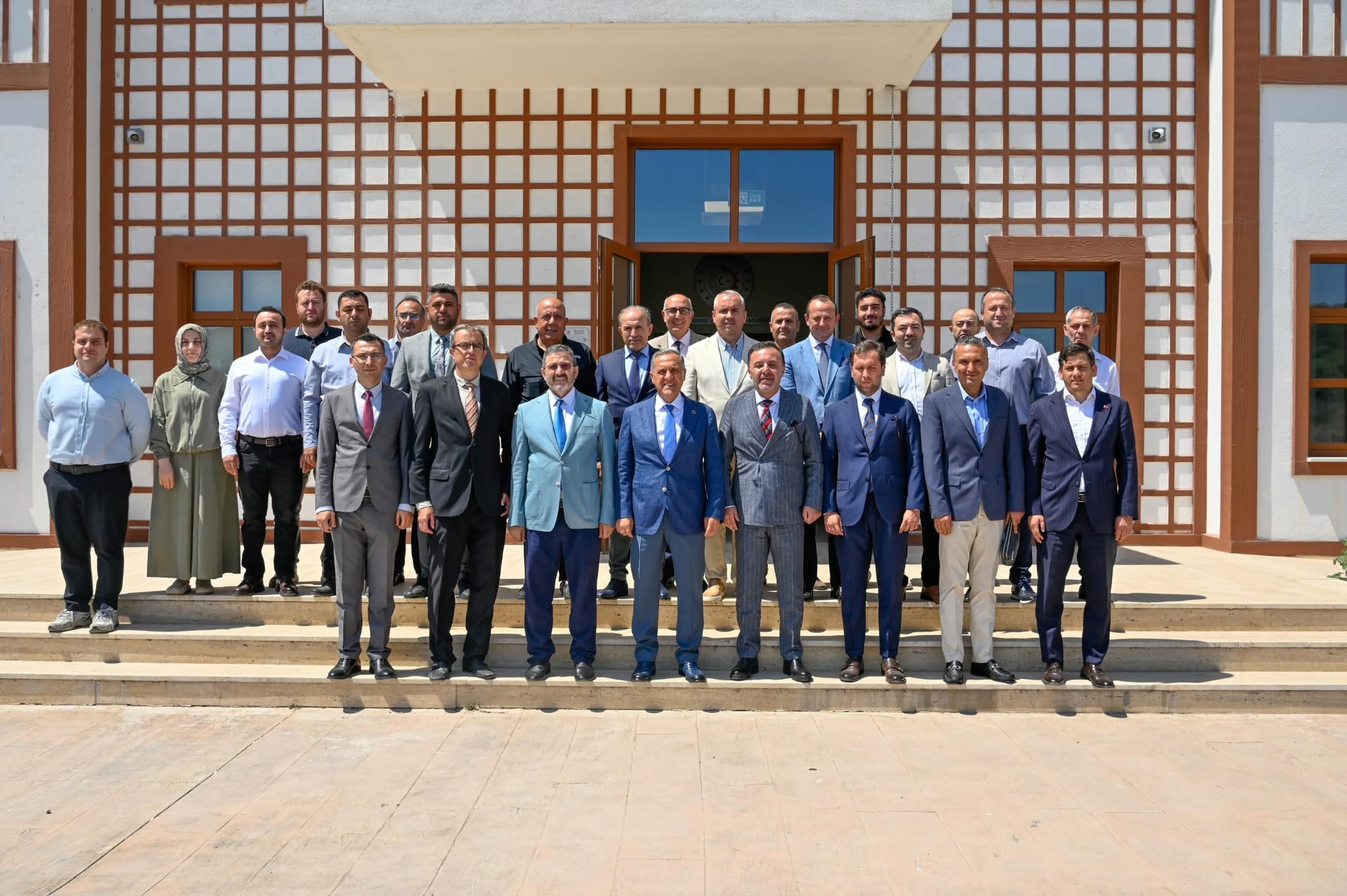 Yalova Makine İhtisas OSB'de Kritik Zirve! Yatırımlar, Altyapı ve Gelecek Vizyonu Masaya Yatırıldı 7 Yalova Makine İhtisas OSB'de Kritik Zirve! Yatırımlar, Altyapı ve Gelecek Vizyonu Masaya Yatırıldı