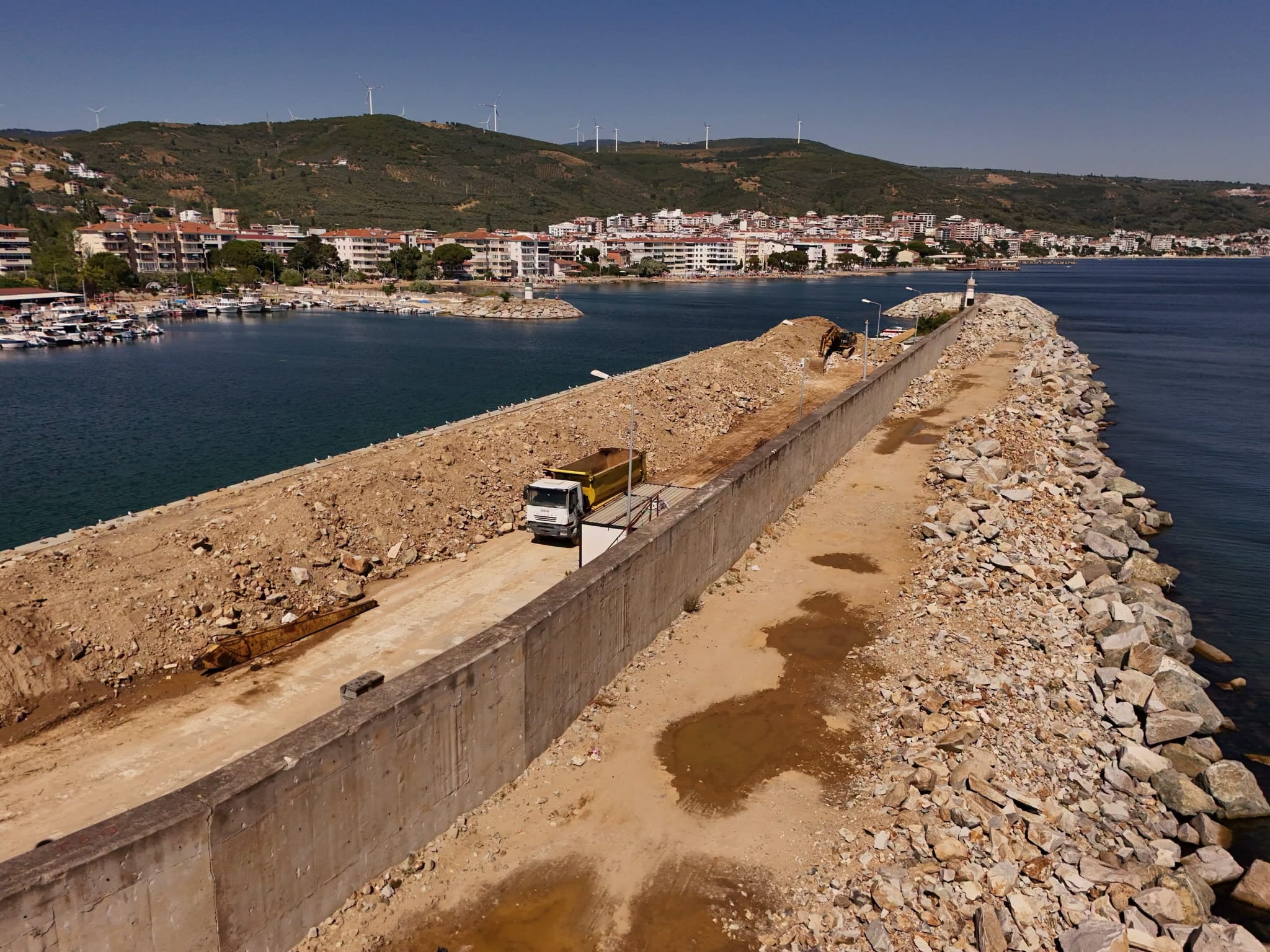 ARMUTLU LİMANI 2026 BALIKÇILIK SEZONUNA HAZIRLANIYOR: GÜÇLENDİRME ÇALIŞMALARI HIZ KESMEDEN DEVAM EDİYOR 4 ARMUTLU LİMANI 2026 BALIKÇILIK SEZONUNA HAZIRLANIYOR: GÜÇLENDİRME ÇALIŞMALARI HIZ KESMEDEN DEVAM EDİYOR