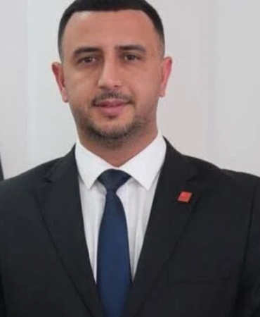 CHP Çiftlikköy İlçe Başkanı Savaş Kaşıkçı’dan Parti İçi Tartışmalara Sert Tepki: “Örgüt İradesini Yok Sayan Hiçbir Anlayışı Tanımıyoruz”