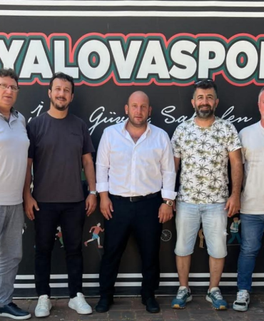 Yalova Futbolunda Tarihi İş Birliği: Çiftlikköy Belediyespor ile Yalovaspor Güçlerini Birleştiriyor