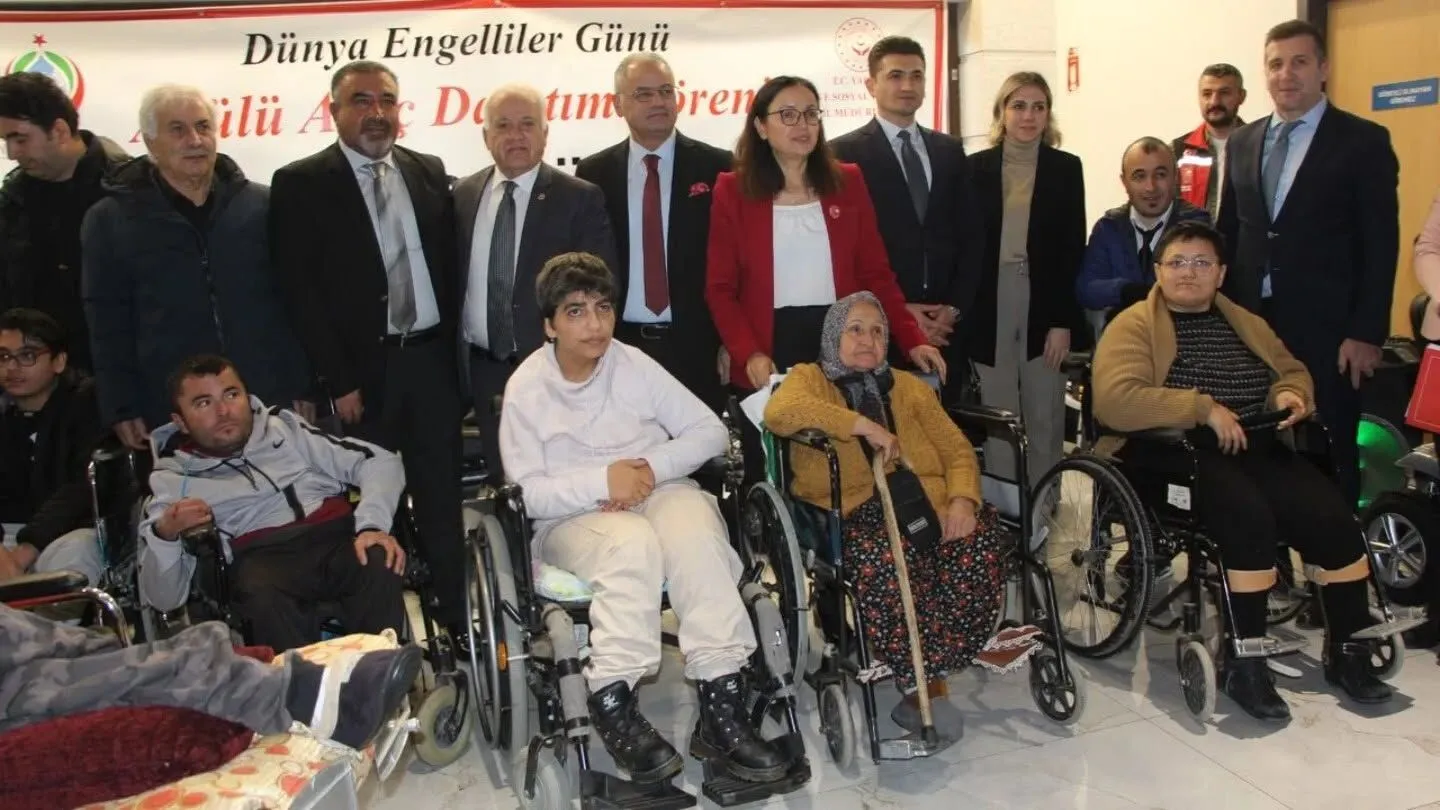 Mengüverdi’den Vali Usta’ya Duygusal Teşekkür: “Vali Beyden Bunu Beklemiyordum” 7 Mengüverdi’den Vali Usta’ya Duygusal Teşekkür: “Vali Beyden Bunu Beklemiyordum”