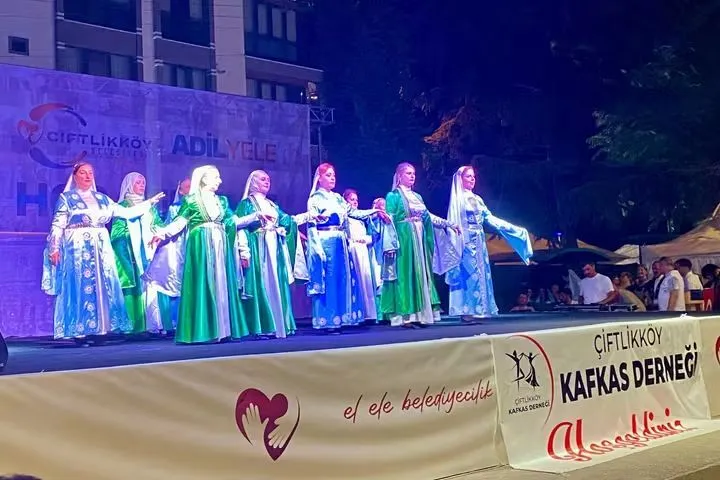 Çiftlikköy Kafkas Festivali Yoğun Katılımla Gerçekleşti: Kaymakam Ali Ada’dan Birlik ve Beraberlik Mesajı 5 Çiftlikköy Kafkas Festivali Yoğun Katılımla Gerçekleşti: Kaymakam Ali Ada’dan Birlik ve Beraberlik Mesajı