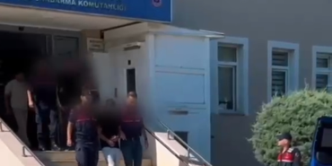 Yalova’da Uyuşturucu Operasyonu: Altınova ve Karamürsel’de Eş Zamanlı Baskın, 3 Şüpheli Tutuklandı 91 Yalova’da Uyuşturucu Operasyonu: Altınova ve Karamürsel’de Eş Zamanlı Baskın, 3 Şüpheli Tutuklandı
