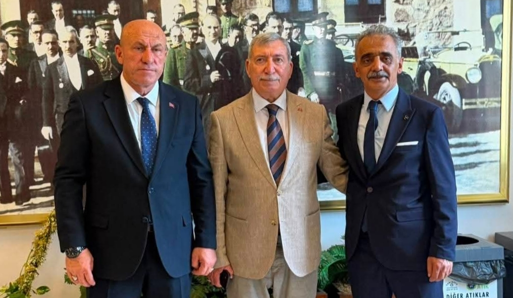 MHP Armutlu’da Güven Tazeledi: Yavuz Bayram Yeniden İlçe Başkanı Seçildi