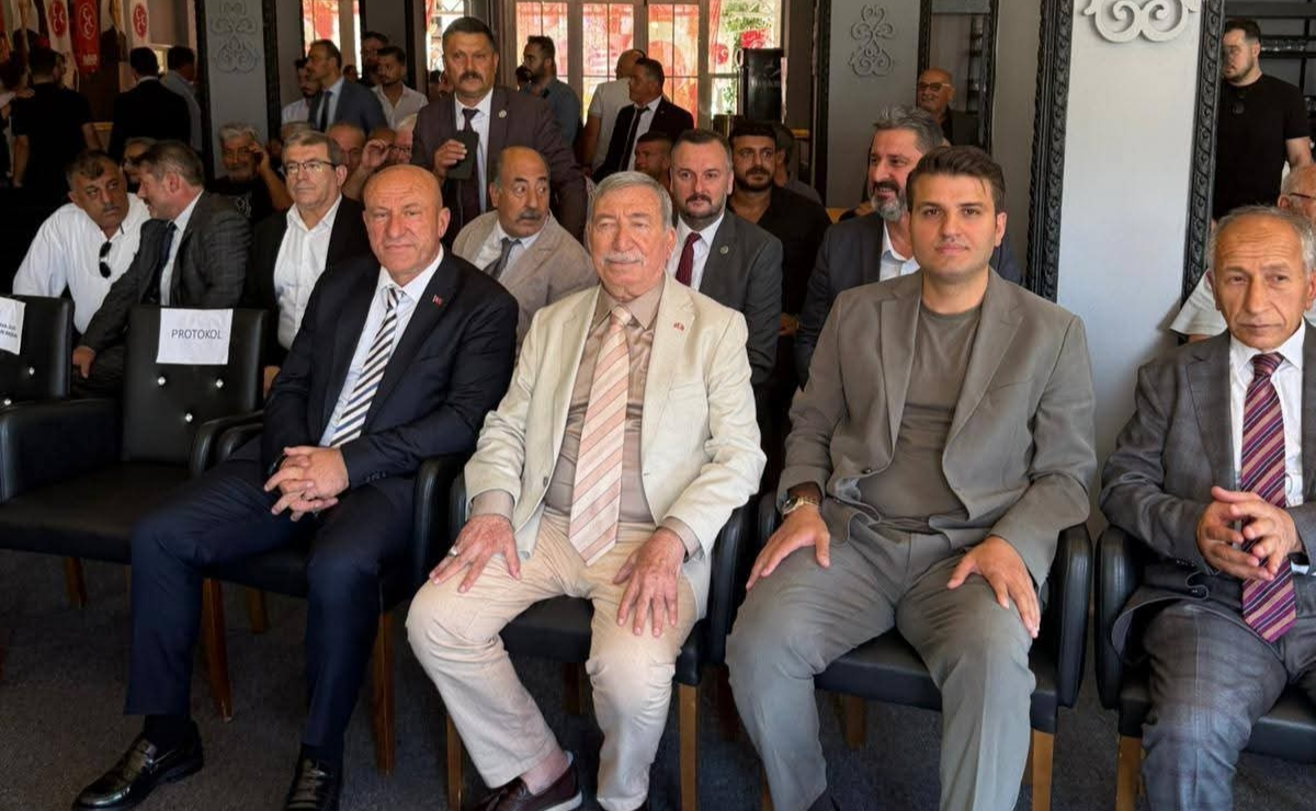MHP TERMAL İLÇE KONGRESİNDE GÜVEN TAZELENDİ: SERKAN ERGEN YENİDEN BAŞKAN SEÇİLDİ 8 MHP TERMAL İLÇE KONGRESİNDE GÜVEN TAZELENDİ: SERKAN ERGEN YENİDEN BAŞKAN SEÇİLDİ