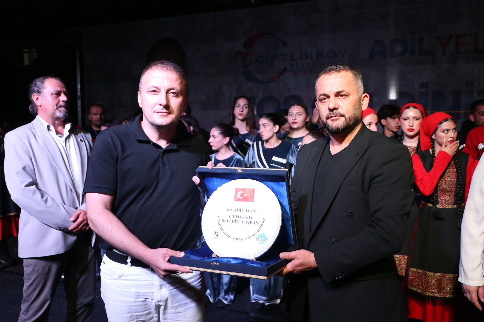 Çiftlikköy’de Kafkas Halk Dansları Festivali Coşkusu: Kafkas Şöleni Renkli Gösterilerle Sona Erdi 10 Çiftlikköy’de Kafkas Halk Dansları Festivali Coşkusu: Kafkas Şöleni Renkli Gösterilerle Sona Erdi