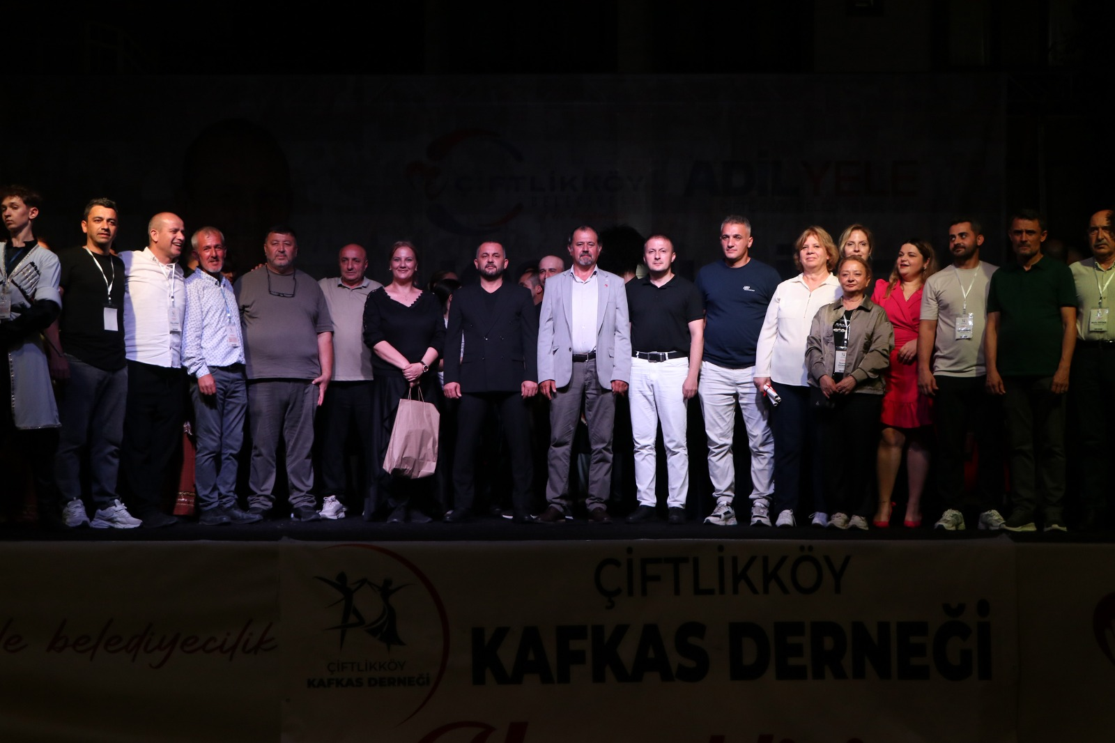 Çiftlikköy’de Kafkas Halk Dansları Festivali Coşkusu: Kafkas Şöleni Renkli Gösterilerle Sona Erdi 5 Çiftlikköy’de Kafkas Halk Dansları Festivali Coşkusu: Kafkas Şöleni Renkli Gösterilerle Sona Erdi