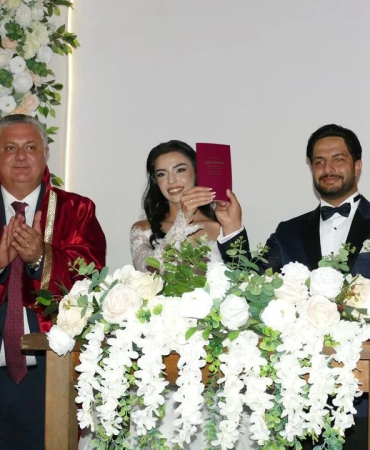 Merve Tuma ve Can Tutuğ Dünyaevine Girdi: Yalova’da Üç Bin Kişilik Muhteşem Düğün 4 Merve Tuma ve Can Tutuğ Dünyaevine Girdi: Yalova’da Bin Kişilik Muhteşem Düğün