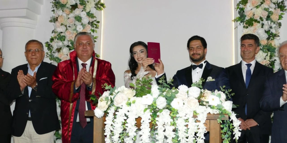 Merve Tuma ve Can Tutuğ Dünyaevine Girdi: Yalova’da Üç Bin Kişilik Muhteşem Düğün 13 Merve Tuma ve Can Tutuğ Dünyaevine Girdi: Yalova’da Bin Kişilik Muhteşem Düğün