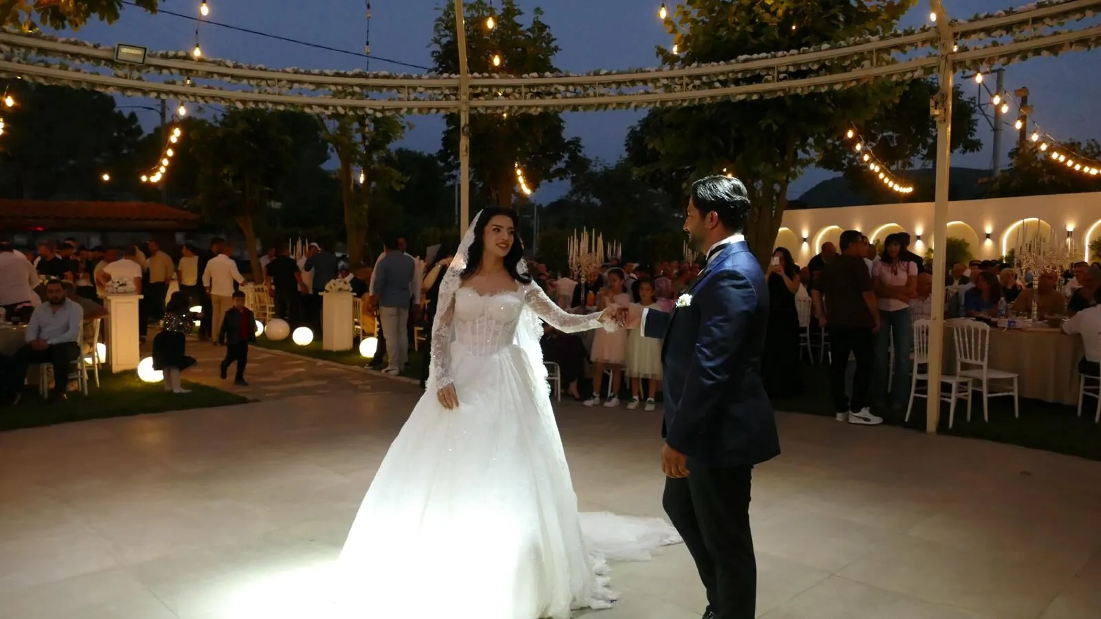 Merve Tuma ve Can Tutuğ Dünyaevine Girdi: Yalova’da Bin Kişilik Muhteşem Düğün