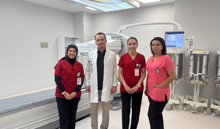 Yalova Eğitim ve Araştırma Hastanesi’nde Nükleer Tıp Dönemi: Hastalar Artık İl Dışına Sevk Edilmeyecek 1 Yalova Eğitim ve Araştırma Hastanesi’nde Nükleer Tıp Dönemi: Hastalar Artık İl Dışına Sevk Edilmeyecek