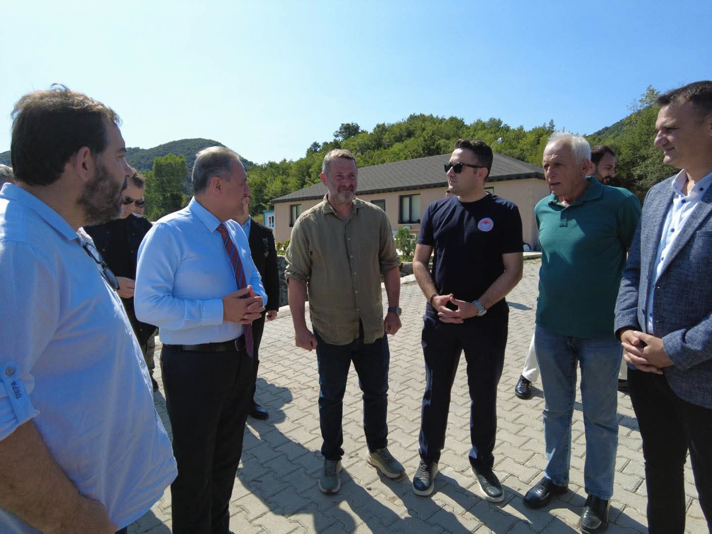Yalova’da Mavi Yemiş Hasadı ve Tarımsal Üretime Yakın Takip: Vali Usta’dan Altınova’da Çiftçilere Ziyaret 9 Yalova’da Mavi Yemiş Hasadı ve Tarımsal Üretime Yakın Takip: Vali Usta’dan Altınova’da Çiftçilere Ziyaret