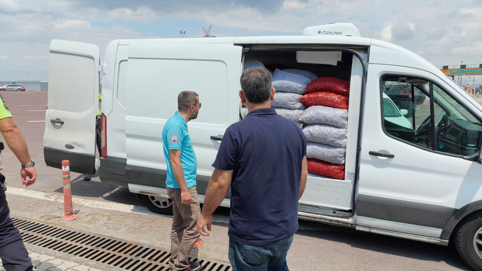 Yalova’da Kaçak Kara Midye Operasyonu: 3 Ton Ürüne El Konuldu, Doğal Yaşam Alanına Geri Bırakıldı 4 Yalova’da Kaçak Kara Midye Operasyonu: 3 Ton Ürüne El Konuldu, Doğal Yaşam Alanına Geri Bırakıldı