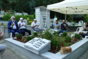 Usta Kalem Rüstem Yılmaz Vefatının 4. Yılında Dualarla Anıldı: Yılmaz Ailesinden Örnek Vefa 41 Usta Kalem Rüstem Yılmaz Vefatının 4. Yılında Dualarla Anıldı: Yılmaz Ailesinden Örnek Vefa