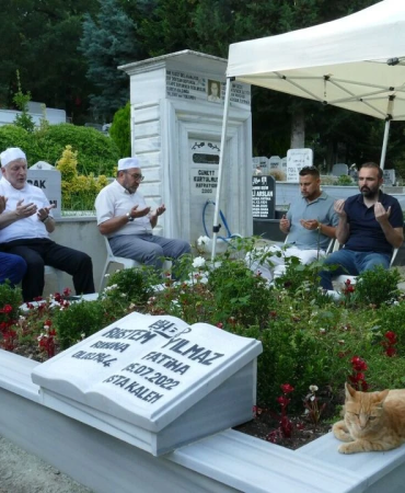 Usta Kalem Rüstem Yılmaz Vefatının 4. Yılında Dualarla Anıldı: Yılmaz Ailesinden Örnek Vefa