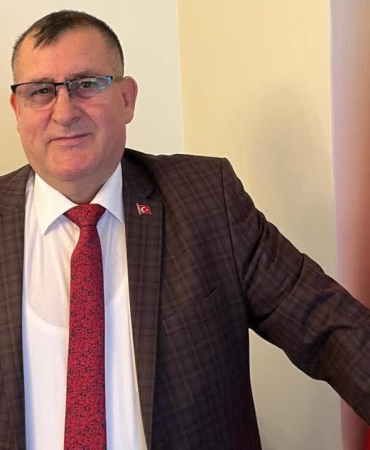 Yalova Güç Birliği Federasyonu’ndan 15 Temmuz’da Vatandaşlara Ekmek Arası Kavurma İkramı