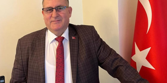 Yalova Güç Birliği Federasyonu’ndan 15 Temmuz’da Vatandaşlara Ekmek Arası Kavurma İkramı 15 Yalova Güç Birliği Federasyonu’ndan 15 Temmuz’da Vatandaşlara Ekmek Arası Kavurma İkramı