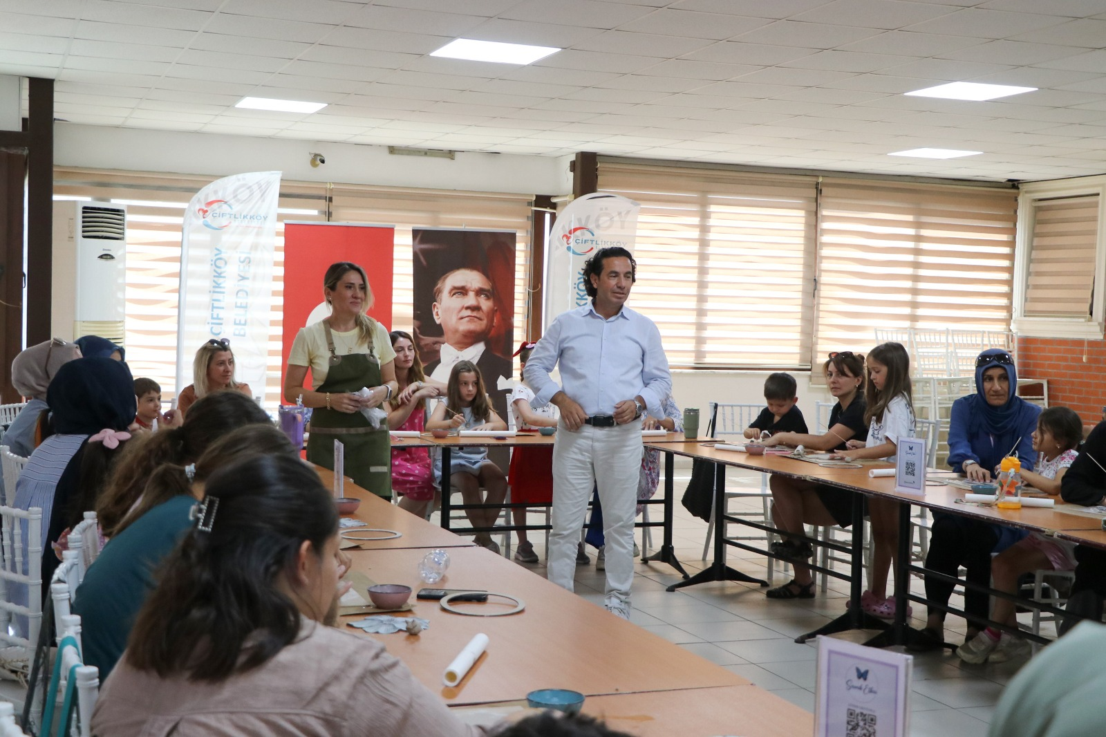 Çiftlikköy’de Minik Eller Seramikle Buluştu: Yaz Atölyelerinde Yaratıcılık ve Eğlence Bir Arada 4 Çiftlikköy’de Minik Eller Seramikle Buluştu: Yaz Atölyelerinde Yaratıcılık ve Eğlence Bir Arada
