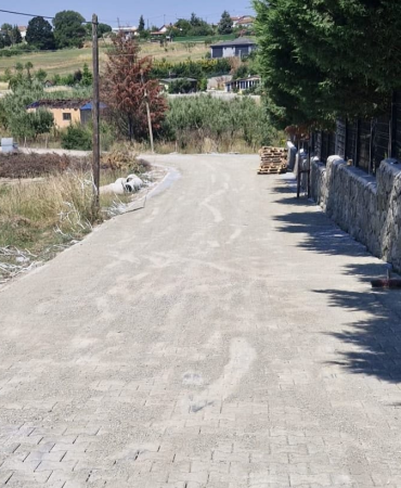 Yalova’da Kırsal Ulaşım Hamlesi: İl Özel İdaresi 29 Noktada 40 Bin Metrekare Kilitli Parke Çalışması Yürütüyor 7 Yalova’da Kırsal Ulaşım Hamlesi: İl Özel İdaresi 29 Noktada 40 Bin Metrekare Kilitli Parke Çalışması Yürütüyor