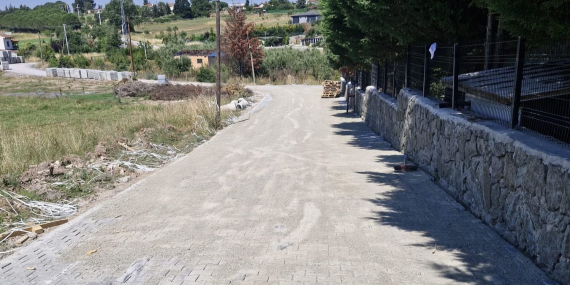 Yalova’da Kırsal Ulaşım Hamlesi: İl Özel İdaresi 29 Noktada 40 Bin Metrekare Kilitli Parke Çalışması Yürütüyor