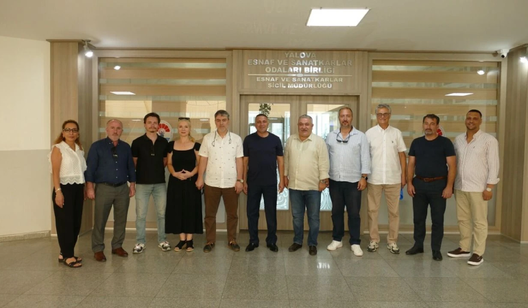 Yalova Gazeteciler Cemiyeti’nden YESOB Başkanı Mustafa Bozkurt’a Ziyaret: “Doğru Habercilik ve Meslek Yasası” Gündemde 6 Yalova Gazeteciler Cemiyeti’nden YESOB Başkanı Mustafa Bozkurt’a Ziyaret: “Doğru Habercilik ve Meslek Yasası” Gündemde