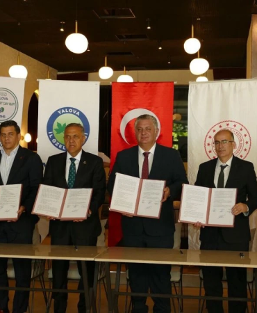 Yalova’da Saffet Çam Ortaokulu İçin Tarihi Adım: Yeniden Yapım Protokolü İmzalandı