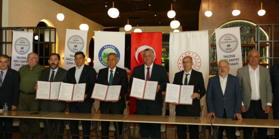 Yalova’da Saffet Çam Ortaokulu İçin Tarihi Adım: Yeniden Yapım Protokolü İmzalandı 11 Yalova’da Saffet Çam Ortaokulu İçin Tarihi Adım: Yeniden Yapım Protokolü İmzalandı